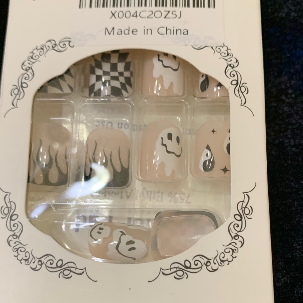 Blue and Pink Press-On Nails - Picture 11 of 12